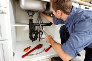 Image presents What kind of problems does a commercial plumber deal with and Commercial Plumbing Services